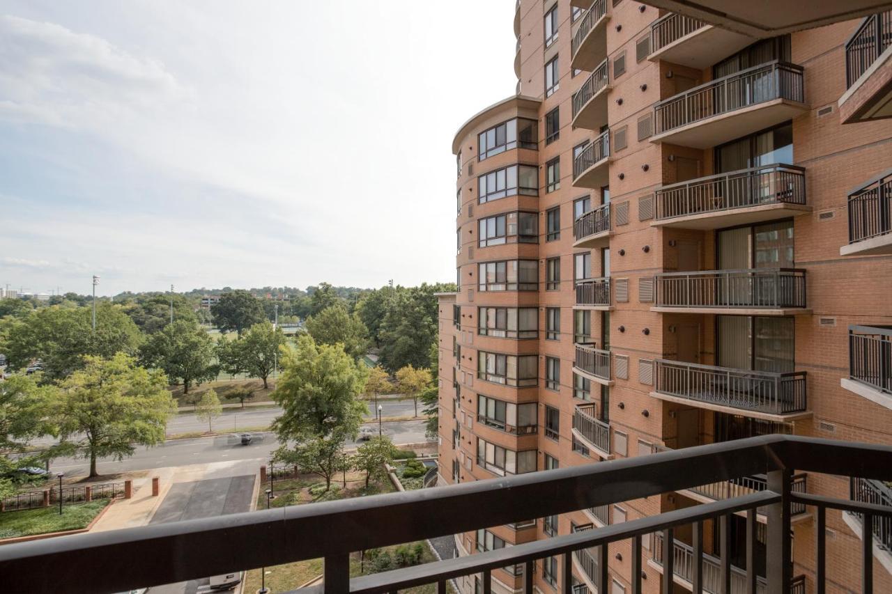 Stylish And Charming Apartment In Pentagon City Arlington Esterno foto